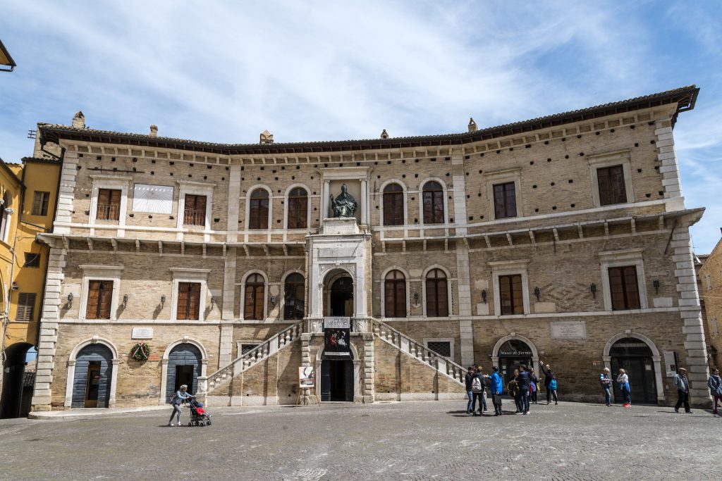Palazzo dei Priori_3